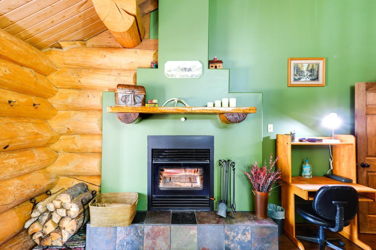 Riverside Log Cabin On-Site Aurora Viewing! North Pole Bagian luar foto