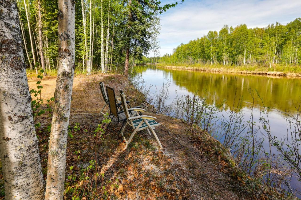 Riverside Log Cabin On-Site Aurora Viewing! North Pole Bagian luar foto