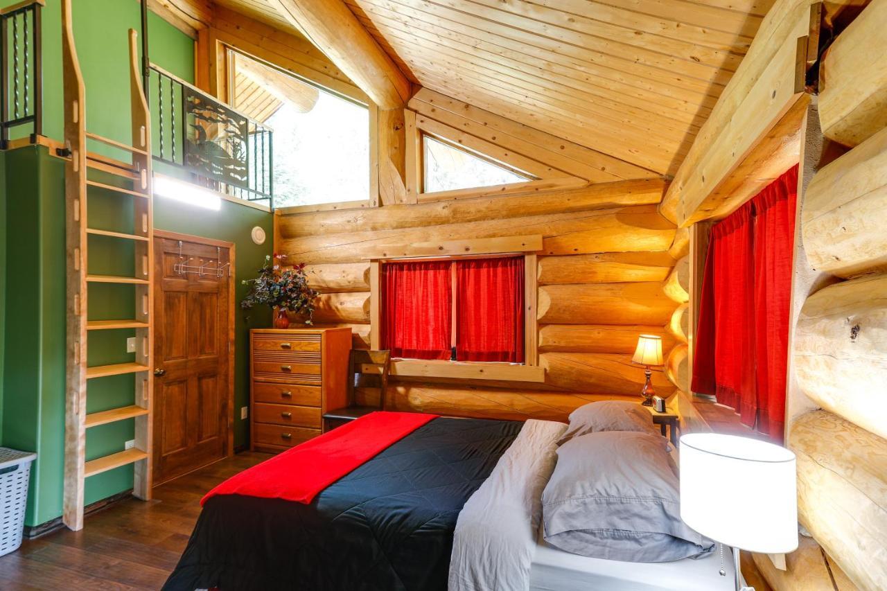 Riverside Log Cabin On-Site Aurora Viewing! North Pole Bagian luar foto